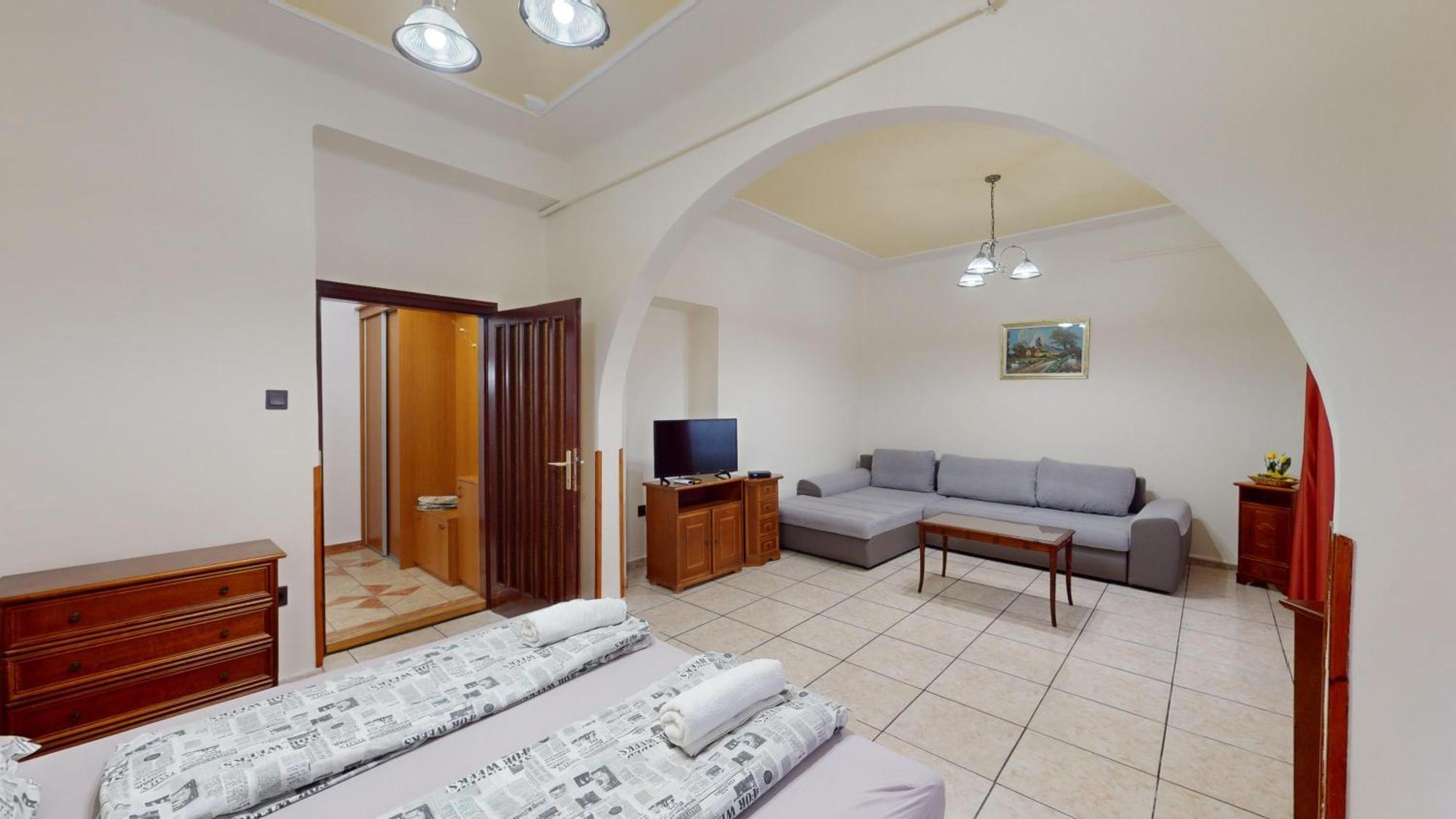 Herczeg Apartment Miskolc Exterior photo